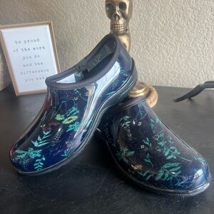Floral Garden Clogs